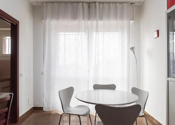 Apartment Youhosty - Paul Valery Bis Mailand